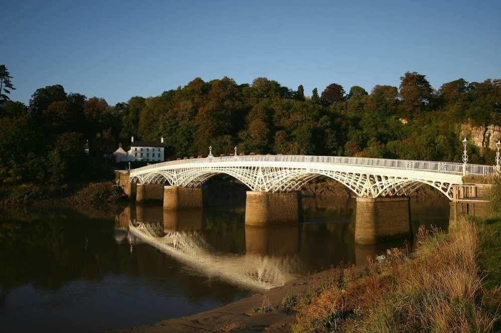 Bed and Breakfast Woodfield Chepstow Exterior foto